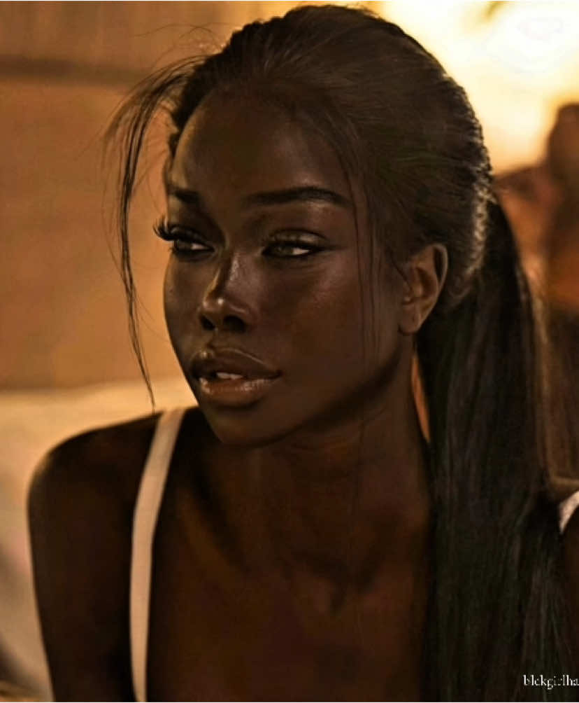 Siren @Menaceteta #fyp #foryoupage #siren #thenyla #nylalueeth #darkskin #darkskinbeauty 