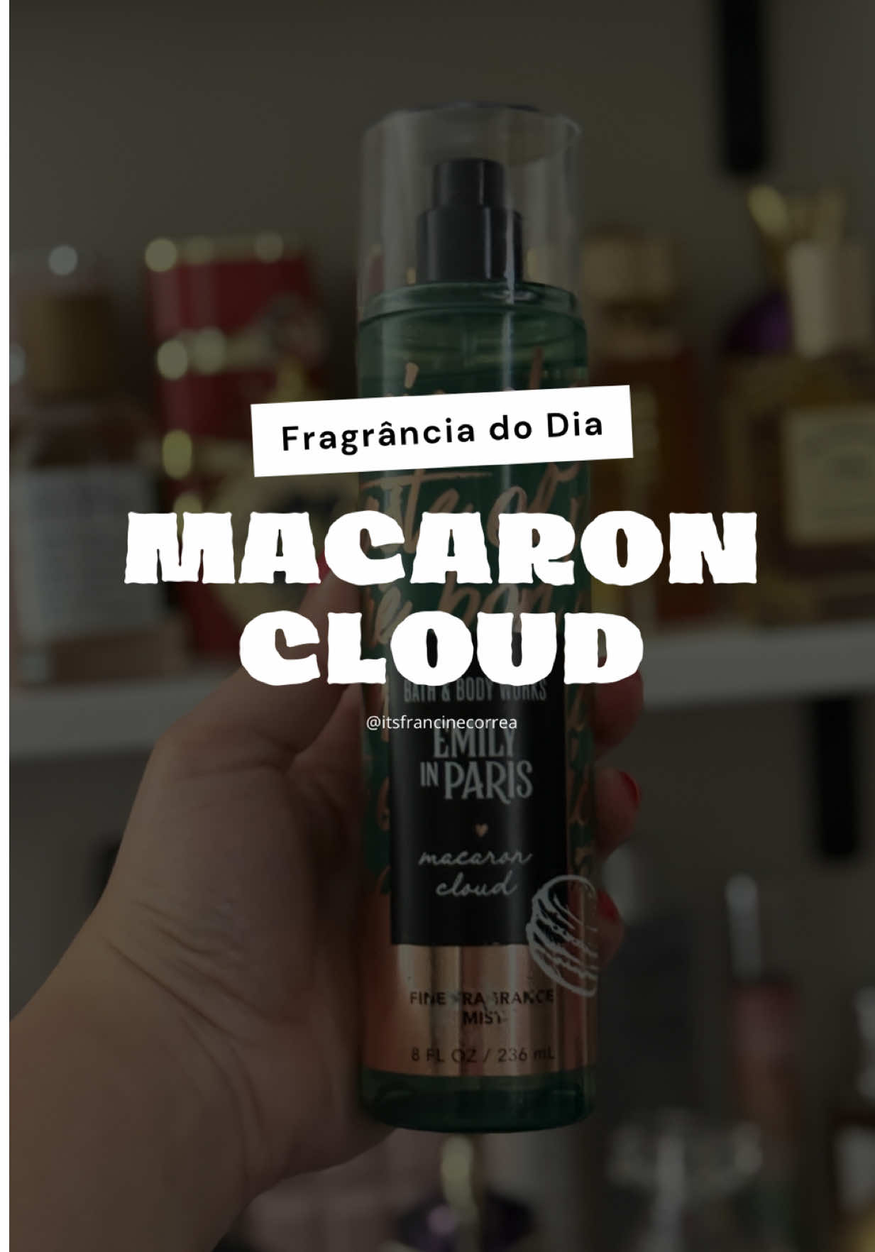 Fragrance of the day 🇫🇷✨ Hoje usei o Macaron Cloud da coleção Emily in Paris da Bath & Body Works — um fine fragrance mist doce e encantador. 🍰 Notas: • Macaron Delight – toque gourmand, cremoso e açucarado • Parisian Spun Sugar – leveza e doçura etérea • Pink Berries – frescor frutado que equilibra tudo Essa combinação cria uma fragrância leve, feminina e perfeita pra quem ama perfumes doces mas sofisticados. 💡 Fine Fragrance Mist é uma bruma perfumada com alta concentração, mais leve que um perfume, ideal pro dia a dia. Já conhecia? Me conta sua favorita! 💕 #bathandbodyworks #EmilyInParis #BodySplash #FragranciaDoDia #FragranceOfTheDay #ItsFrancineCorrea #VidaNosEua #BrasileirosNosEua 