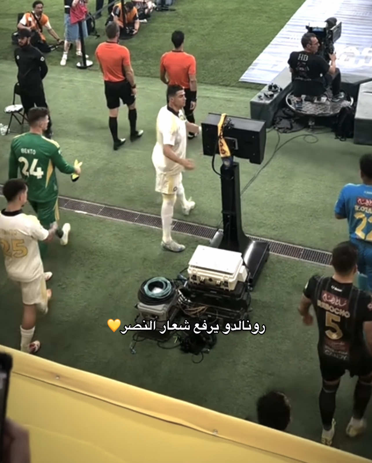 يحبنا                                                                       #النصر_الخليج ‏#viral #realmadrid #cristianoronaldo #النصر_بطل_العرب #ronaldo #alnassr #عميدالعالميه #البطولة_العربية #cr7 #تاليسكا #نيمار #النصر_السعودي #العالمي #النصر #fyp #كبير_الرياض#ريال_مدريد #برشلونة #كبير_اسيا 