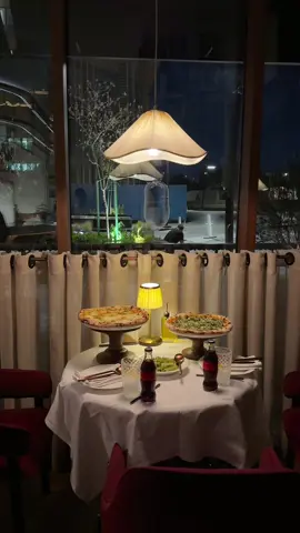 مطعم ايطالي والبيتزا عندهم لذيذه 🍕🇮🇹 وبعد ماتخلصون اختمو على  ورقة المواقف ويصير مجاني ⛔️#تغطيات_الرياض #اماكن_الرياض #مطاعم_الرياض #explore #fyp #اكسبلورexplore #Ad 
