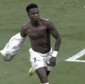 فيني الملعب بي يحلا 🤍#fyp #foryou #foryoupage #explore #كرة_قدم #محتوى_رياضي⚽️ #فينيسيوس #فيني #فيني_الملعب_يحلا🤍 #تصميمي❤️ #viral #vinicius #مالي_خلق_احط_هاشتاقات #اغاني_مسرعه💥 