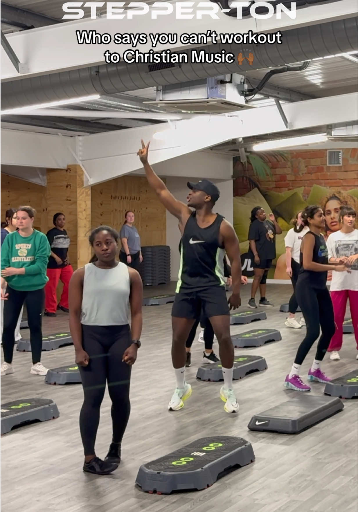 A heavenly warm up 😁🔥 @forrest frank #fyp #foryoupage #stepperton #juliusburphy #hiphopstepaerobics #afrostep #funcardio #nike #forrestfrank #nevergetusetothis 