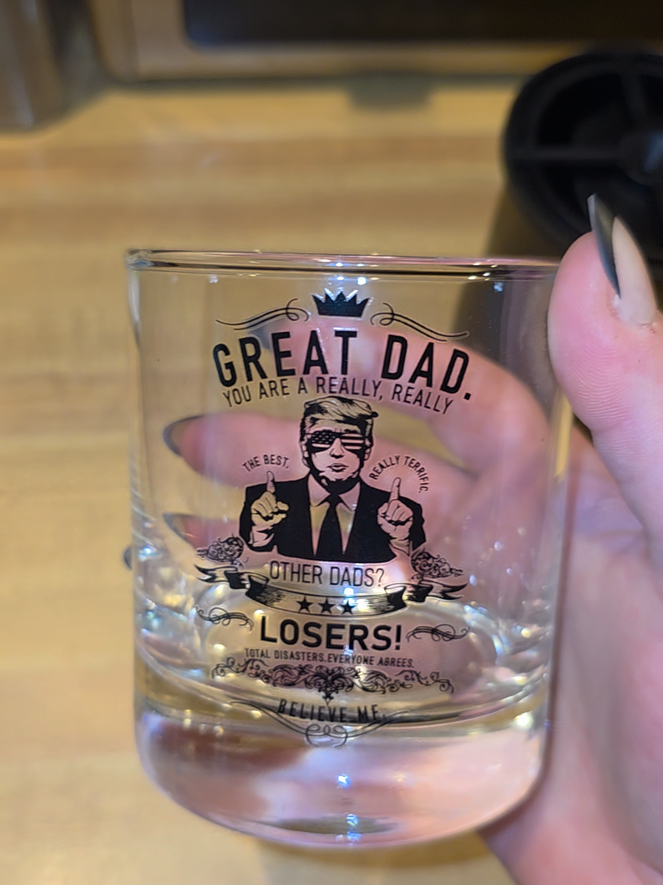 #giftsfordad #fathersdaygift #viralvideo #trending #TikTokShop #foryoupage #spotlightfinds #coolfinds #giftideas #trump 