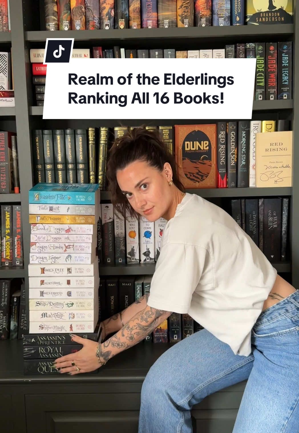 Ranking All 16 Realm of the Elderlings books by Robin Hobb #realmoftheelderlings #bookseries #fantasyseries #bestbooks #favoritebooks #ranking #ranked 