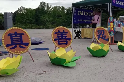 法轮大法好、真善忍好。天灭中共、三退（退党退团退队）保平安！ 诚念“法轮大法好、真善忍好”转危为安。