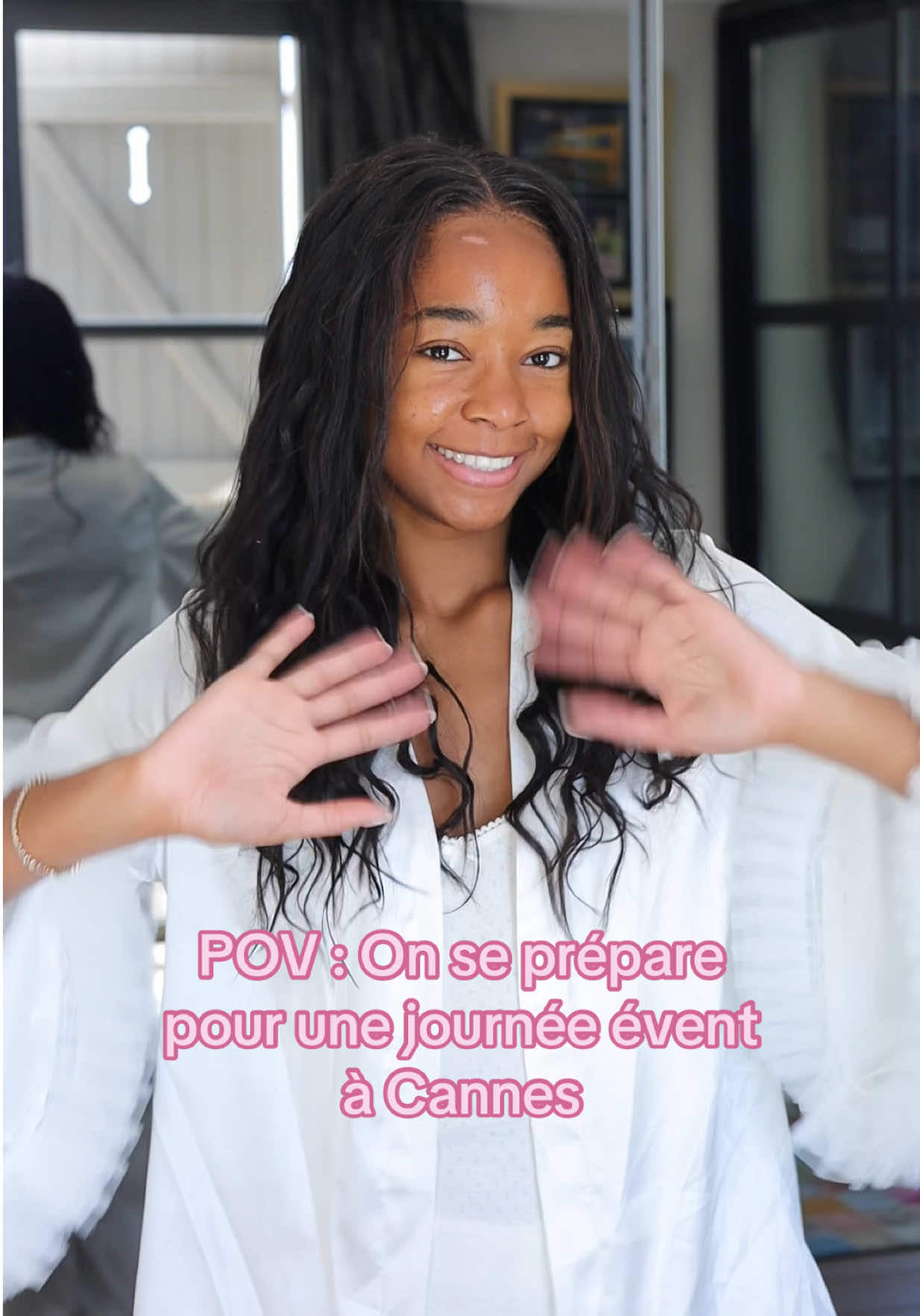 Une journée bien chargée 👀💕 J’hésite à sortir ce soir 🥹 ??  #klavina #antonyellaptc #klavi #Vlog #cheveuxbouclés #cheveuxnaturels #tissage #cheveuxlisse #coiffure 