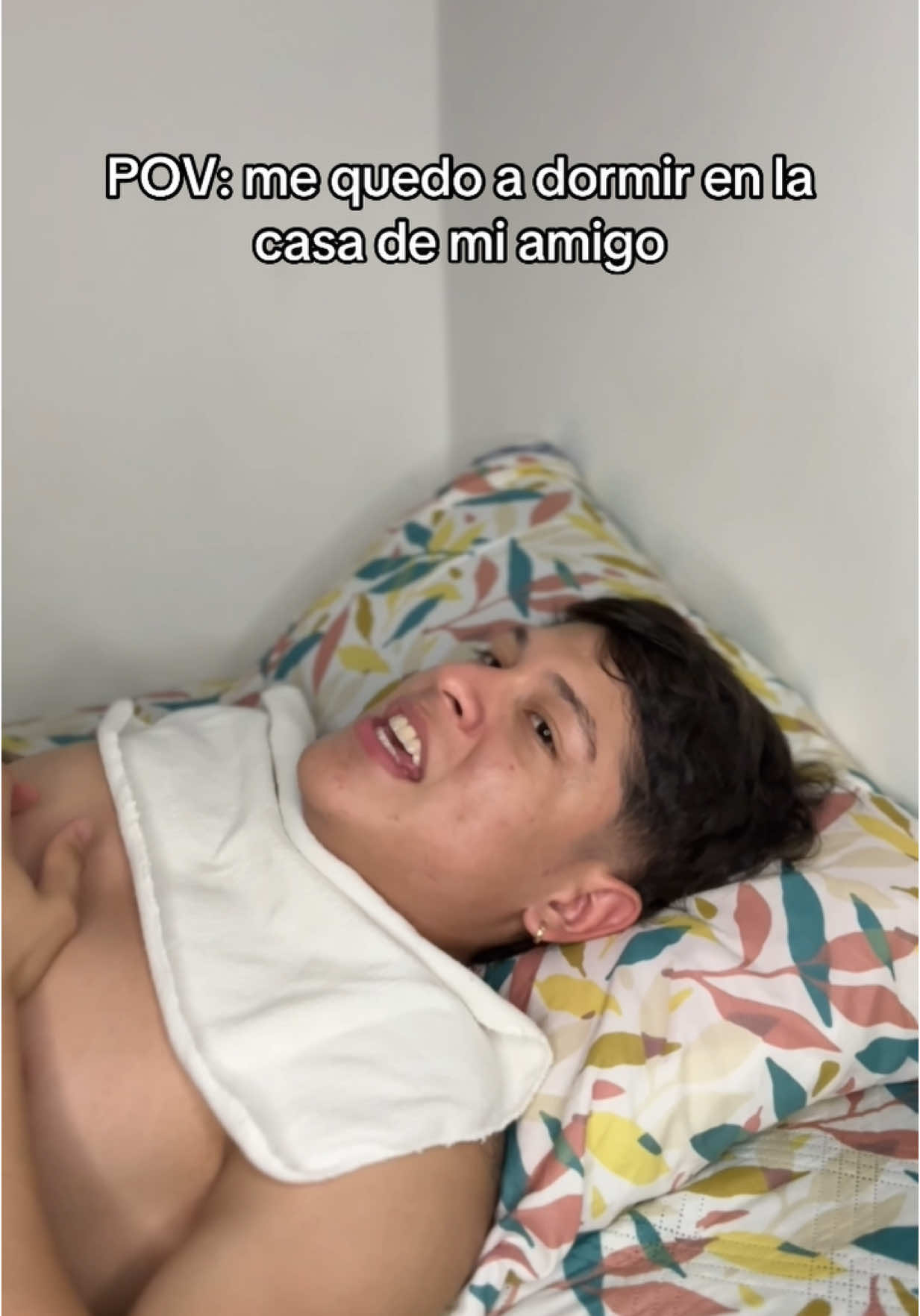 POV: me quedo a dormir en la casa de mi amigo 