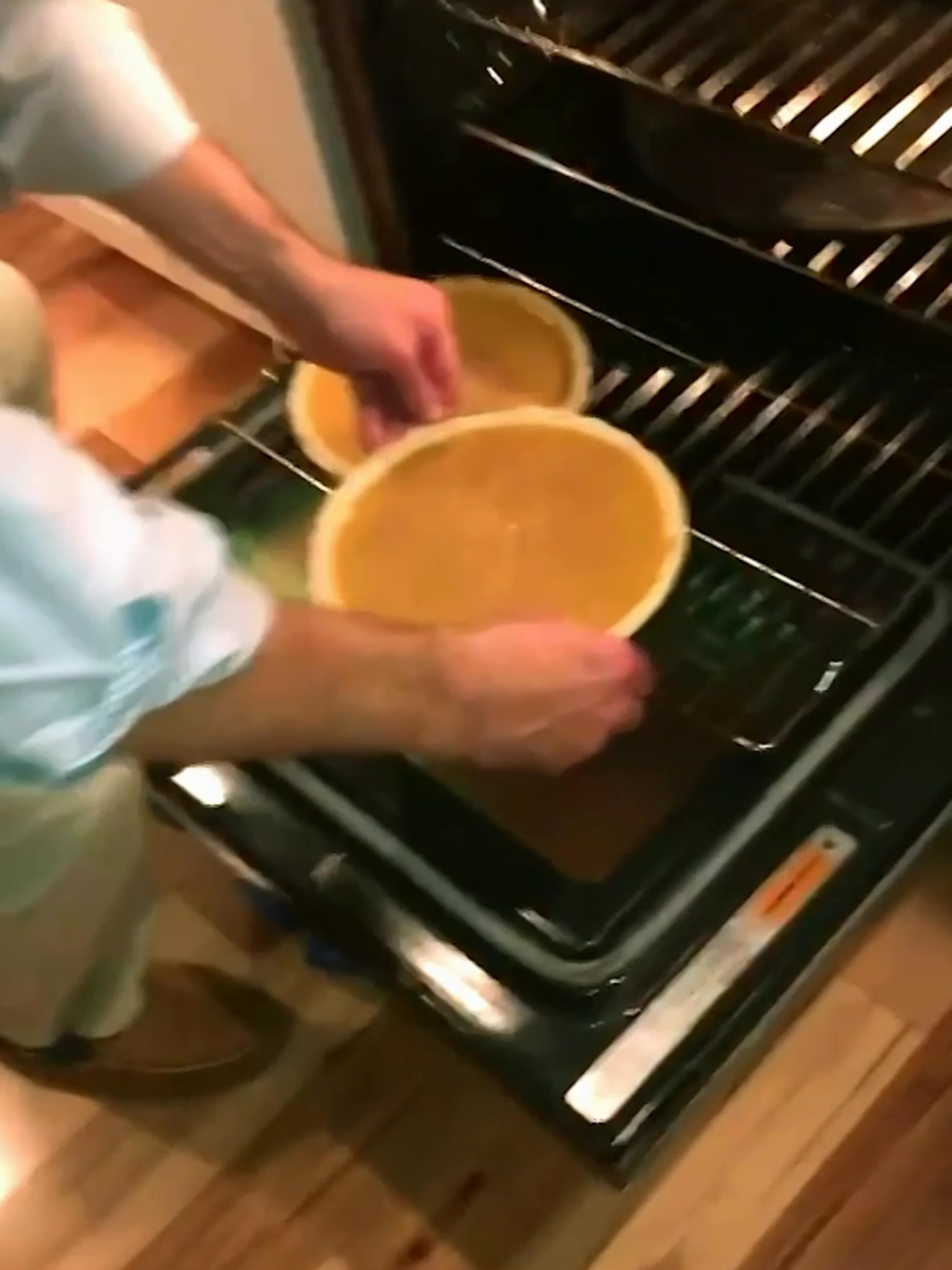 still eating it 👀🥧 #Ridiculousness #funny #chef #baking #fail