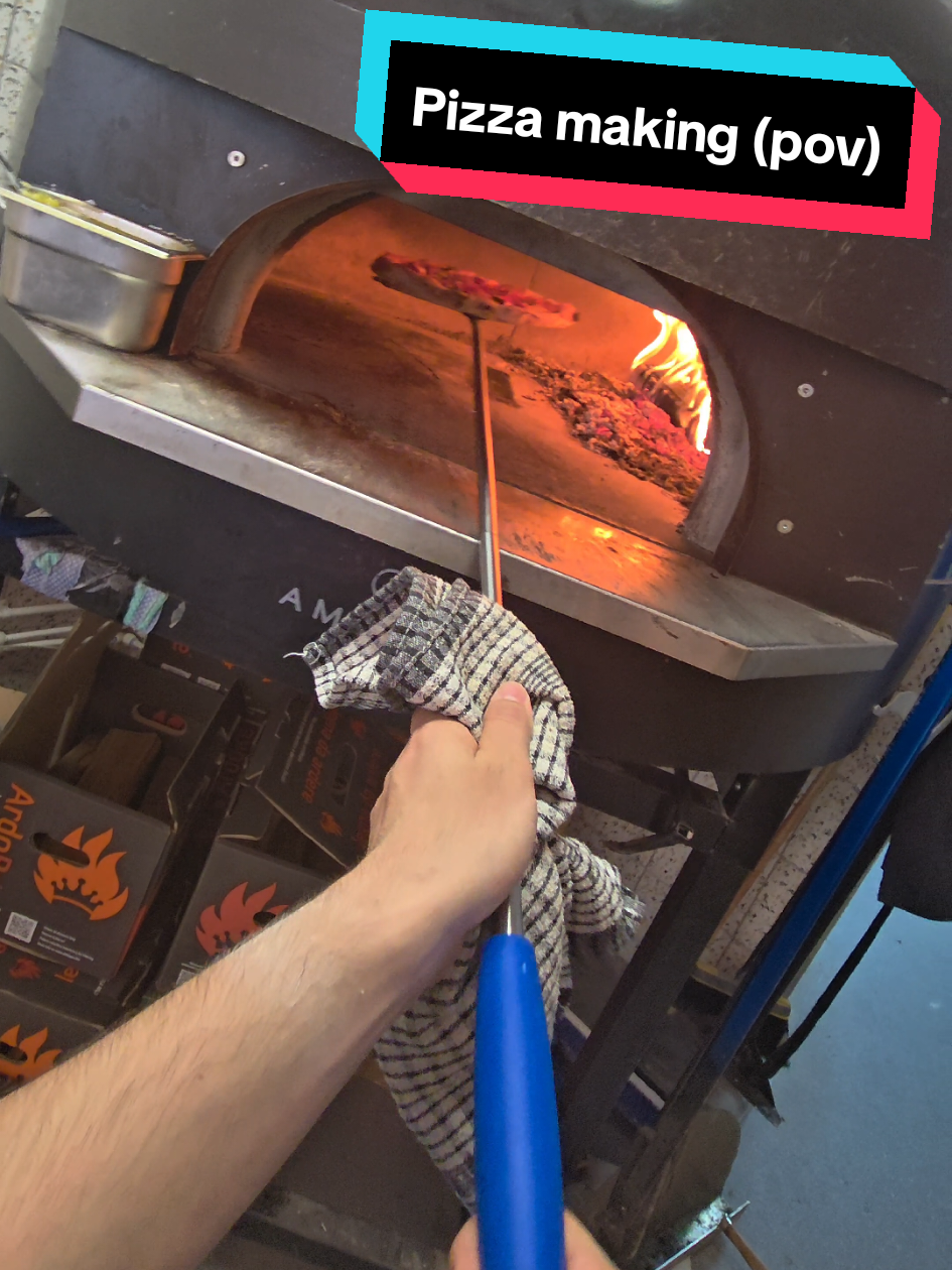 Making a deliveroo order in 3 min🕘 #pov #asmr #neapolitanpizza #pizza #videoviral #viralditiktok #FoodTok #pizzayolo #pizzamaking #pizzachef #pizzalovers #italy #london #unitedkingdom #CapCut@The Pizza People 