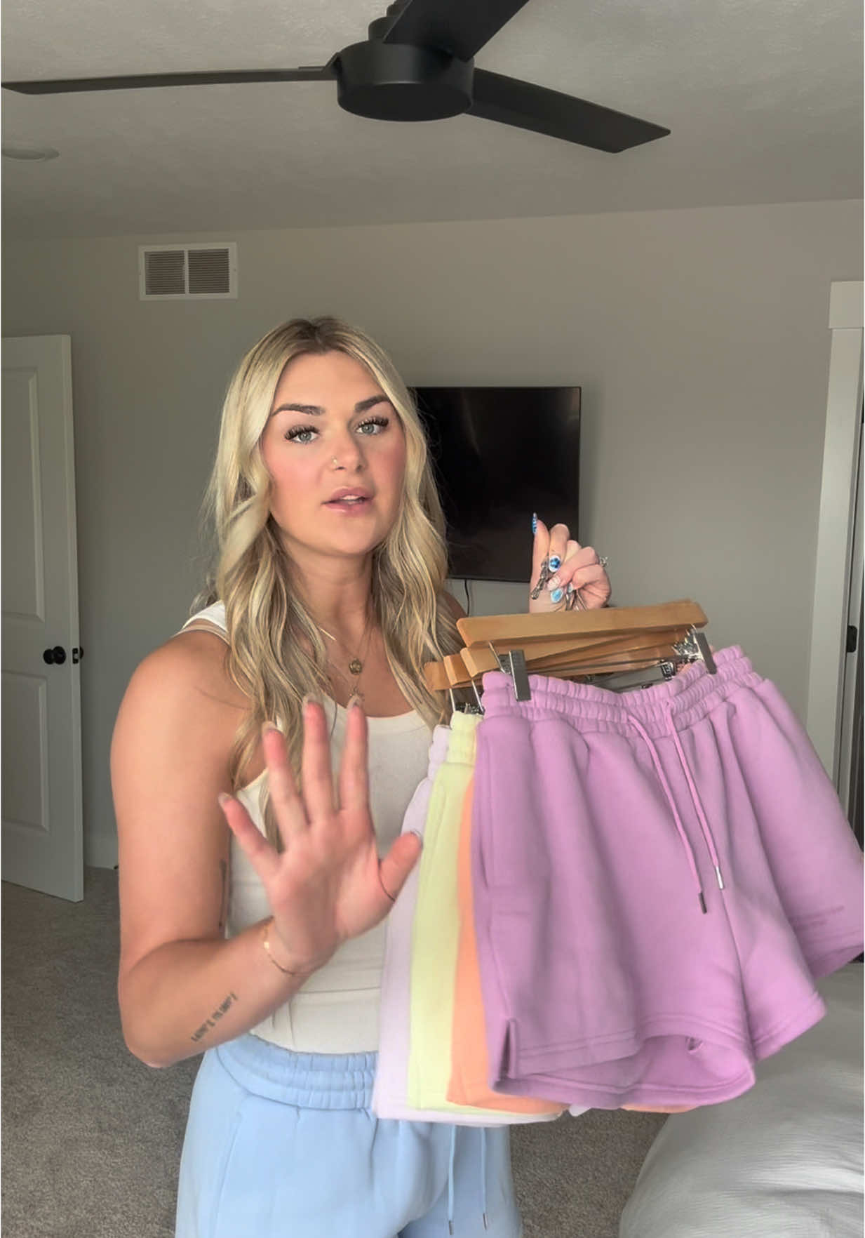 Replying to @✙ 𝙺𝚎𝚕𝚜𝚎𝚢 𝙳𝚊𝚟𝚒𝚜 ✙ don’t miss out on these shorts for summer! @Comfrt 