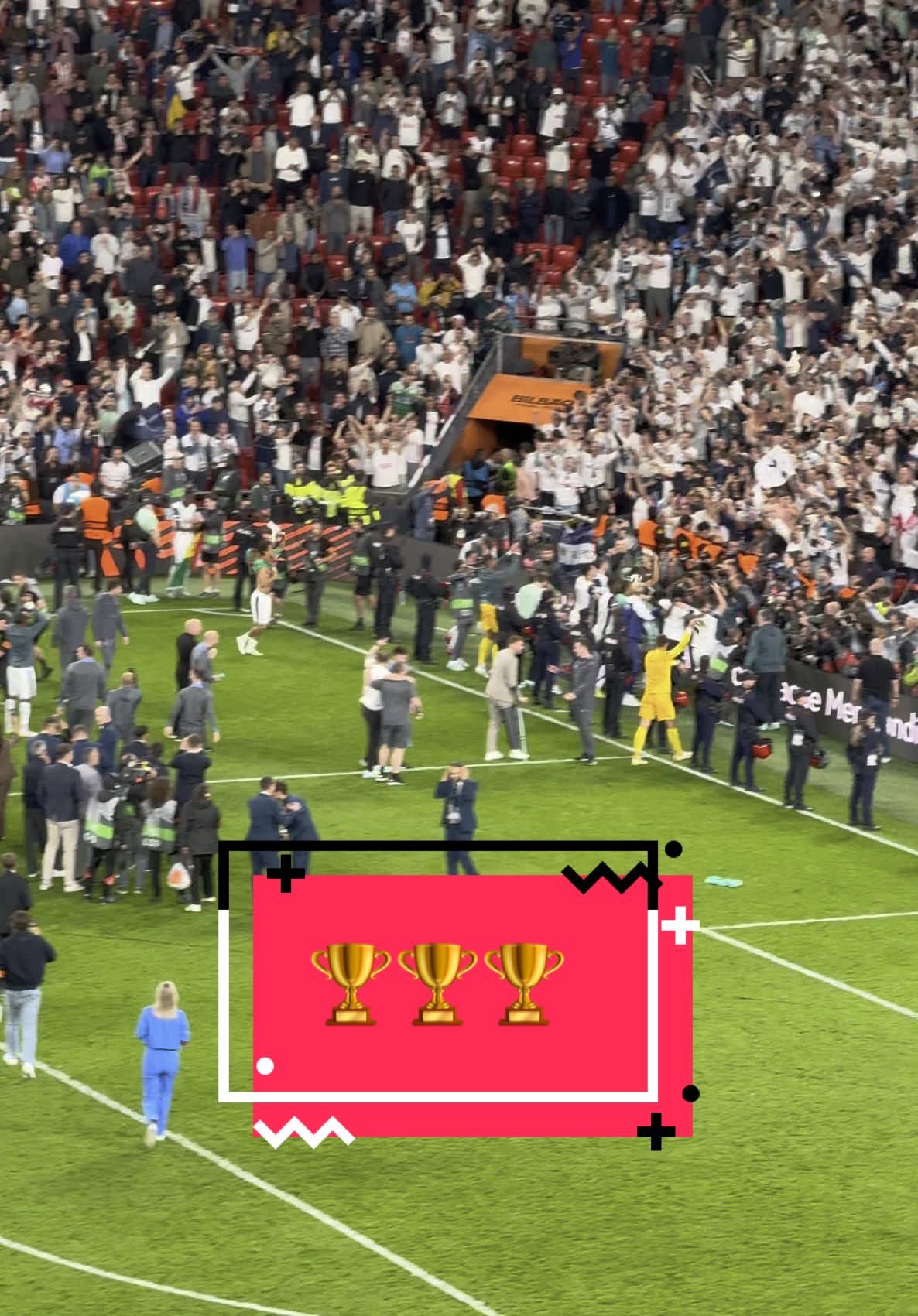 CELEBRATIONS BEGIN!! TOTTENHAM ARE THE CHAMPIONS!! 🏆🏆 #sportsontiktok #europaleague #uel #final #tottenham #manchesterunited #africansports #