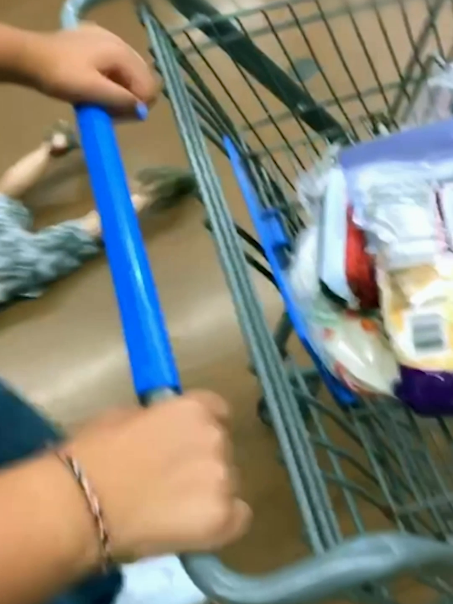 timing 😘🤌 #Ridiculousness #funny #kids #shopping #groceries #fail
