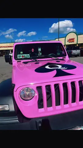 Ready to go topless! #Jeep #jeepgirl #qos #queenofspades #hotwife #BBC #Summer #WhiteGirl 