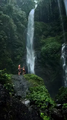 Have you been to Bali? 🌴🐒 or is it still on your list? 🤔 Here are some of our favourite spots that can’t be missed! 1. Canggu 2. Sekumpul Waterfall 3. 4. Lekumih Waterslide 5. 6. Nusa Penida Island 7. Tegalalang Rice Terraces 8. TAG someone you would bring here 👇🏼 #trending #viral #reels #bali #indonesia #compilation #beautifuldestinations #vacations