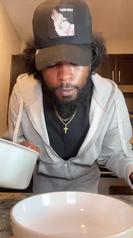 Love me some eggs and rice💪🏽⚫️ #fyp #storytime #foodtiktok #storytime 