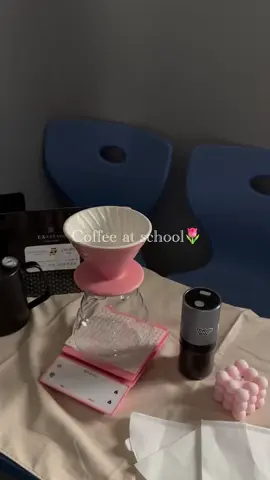 القهوه مع صحباتك غيرر😮‍💨 #صحباتي #مدرسة #fyp #your_coffee 