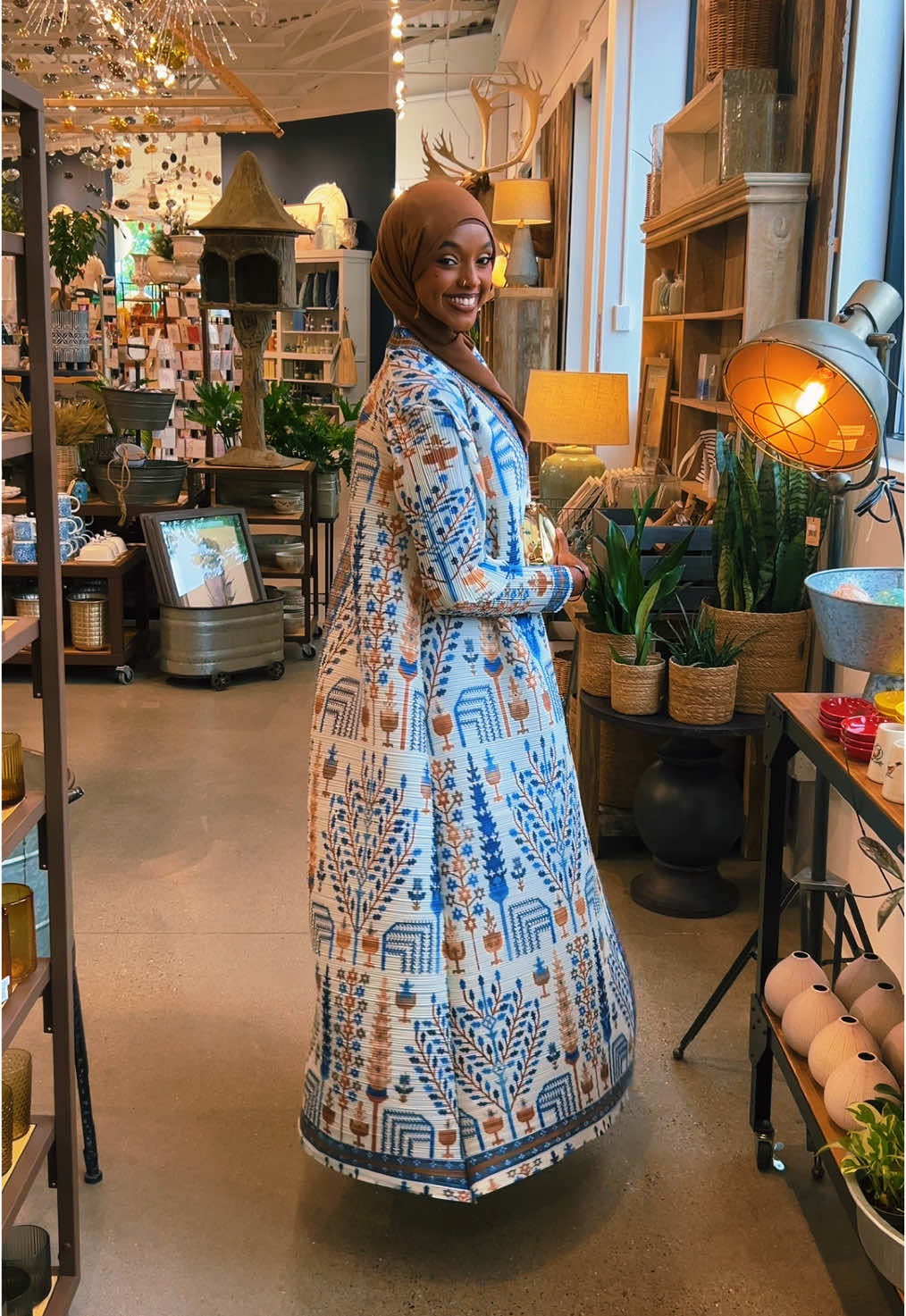 Omg run and get this Abaya from @themuslimcloset  on instagram because I’m obsessed 😩💗💗 #fashiontrends #OOTD #styleinspo #Fashionista #TikTokFashion#fyp #hijabieveryydayy 