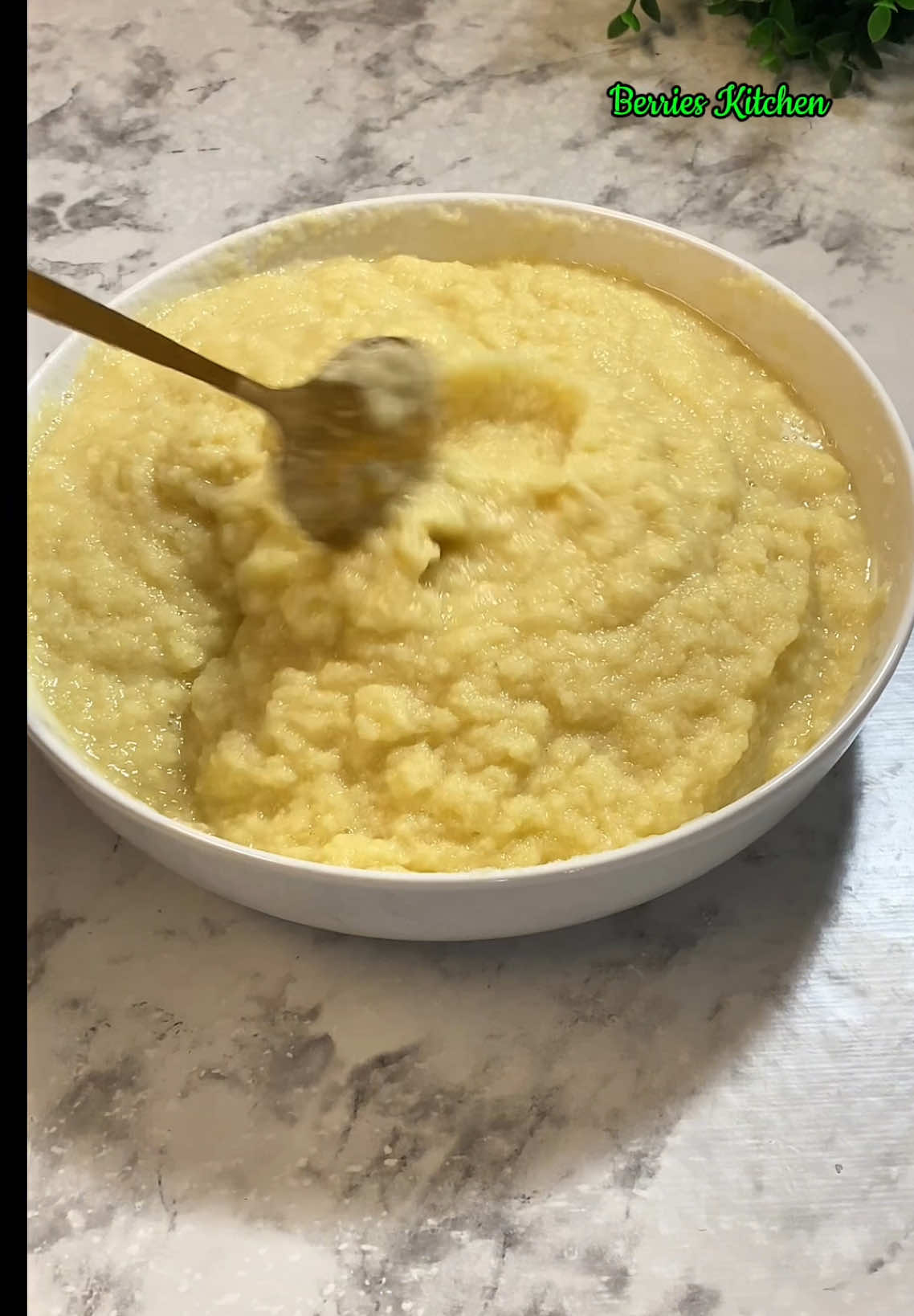 Natural way to make ginger and garlic paste. #ginger #garlic #gingergarlicpaste #gingerpaste #garlicpaste #paste #reels 