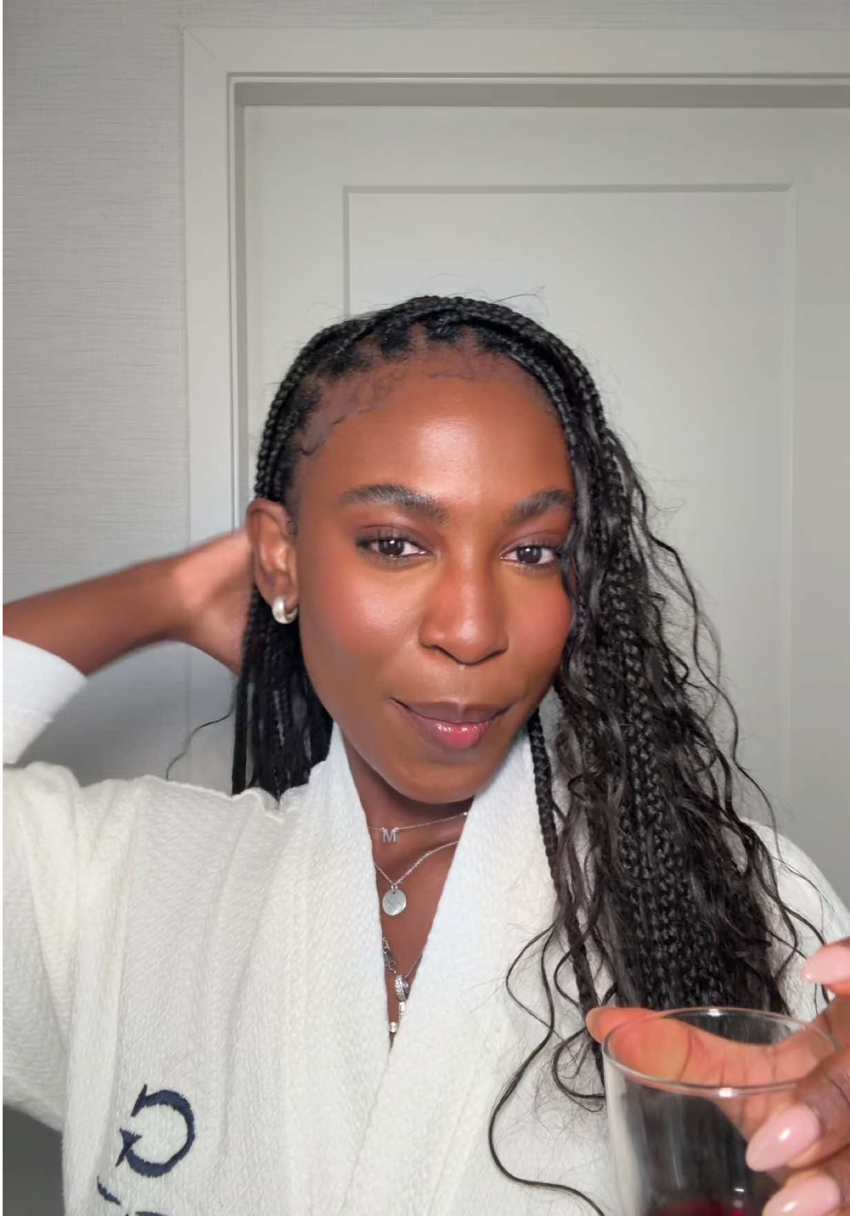 Last full day on the cape and I’m devastated, idk why I don’t come down here more often in the summer?? #chitchatgrwm #grwmmakeup #vacationmakeup #datenight  Products used: @DanessaMyricksBeauty primer  @milkmakeup skin tint @Saie cream bronzer and concealer @Westman-Atelier concealer, gloss “ma puce”  and blush “bichette” @Hourglass Cosmetics powder @Huda Beauty powder @NARS Cosmetics bronzer and blush “amour @Glossier lip liner “bare” 