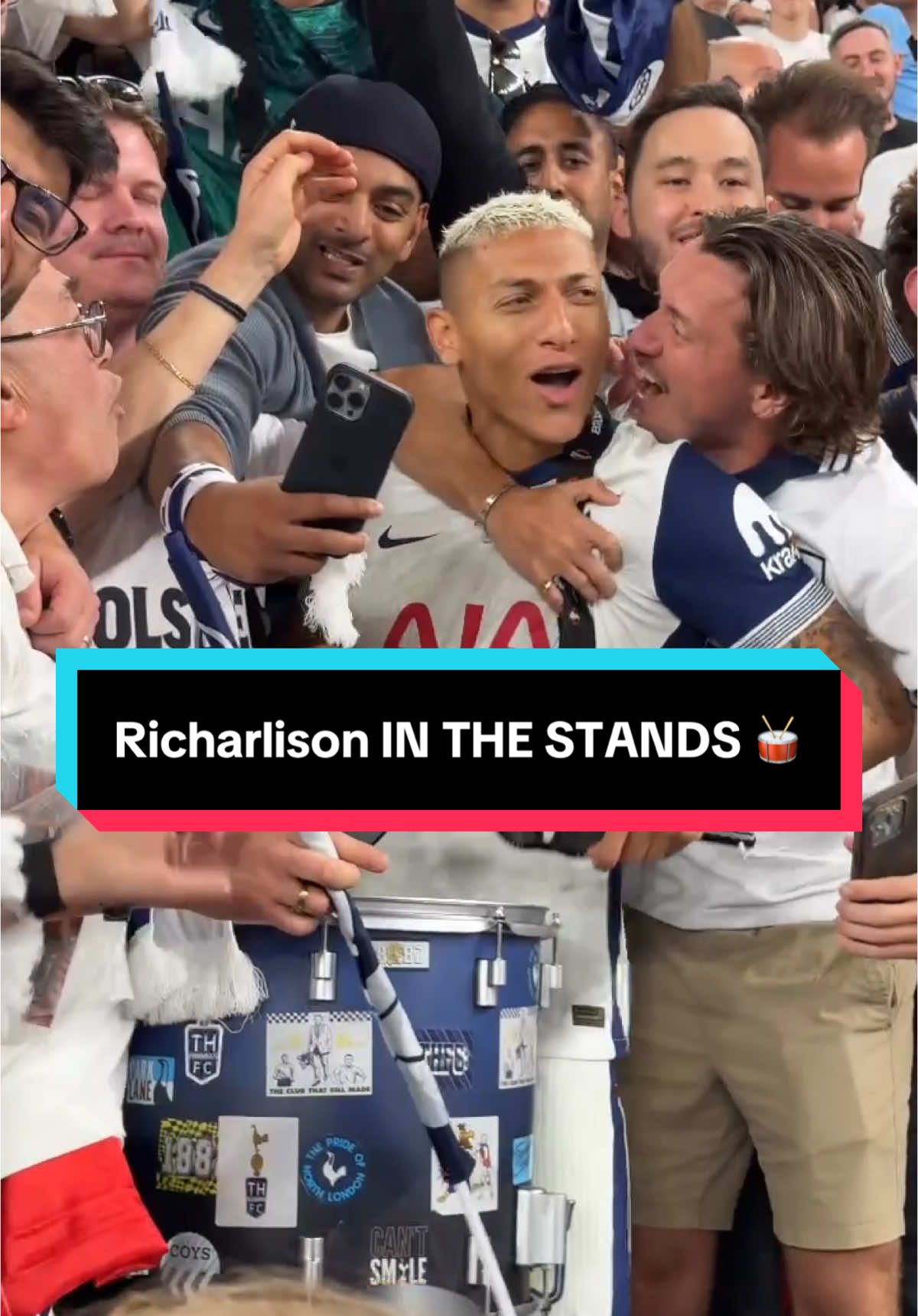Richarlison took over the Spurs celebration in the stands 🥁😅 #uel #spurs #tottenham 