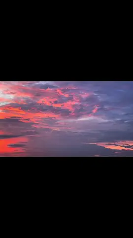 Anh muốn lưu giữ mọi thứ theo cách của mình, cách nhẹ nhàng nhất. Vì đôi khi nó chỉ xảy ra một lần duy nhất. Giống như em chỉ có thể yêu một người, một lần trọn vẹn trong kiếp người vậy ❤️#muine #phanthiet #binhthuan #chill #xuhuong #xuhuongtiktok #binhminh #giaitri #bien #tamtrang #saigon 