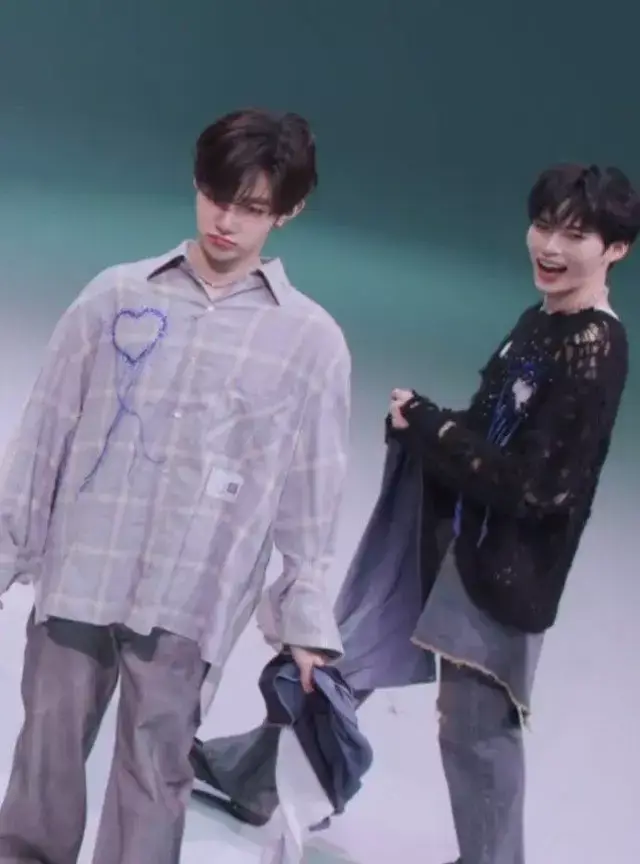 Again, who did not do what our princess wanted. Say it quickly, I'll scold him 🥲 #zhanghao #hao #haobin #zerobaseone #zb1 #fypp #foryouu #page 