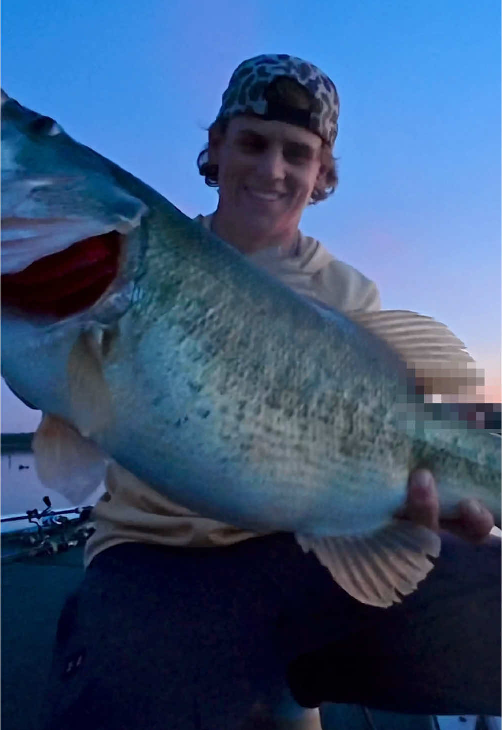 The spawn is starting to come to an end😔 Shop @Yellow Dog Tackle Supply and grab you some summer time gear. Use code Brax10 for 10% off anything in the store!🤘🏻  #yellowdogtacklesupply #ucallrods #6thsensefishing #waterlandco #texas 