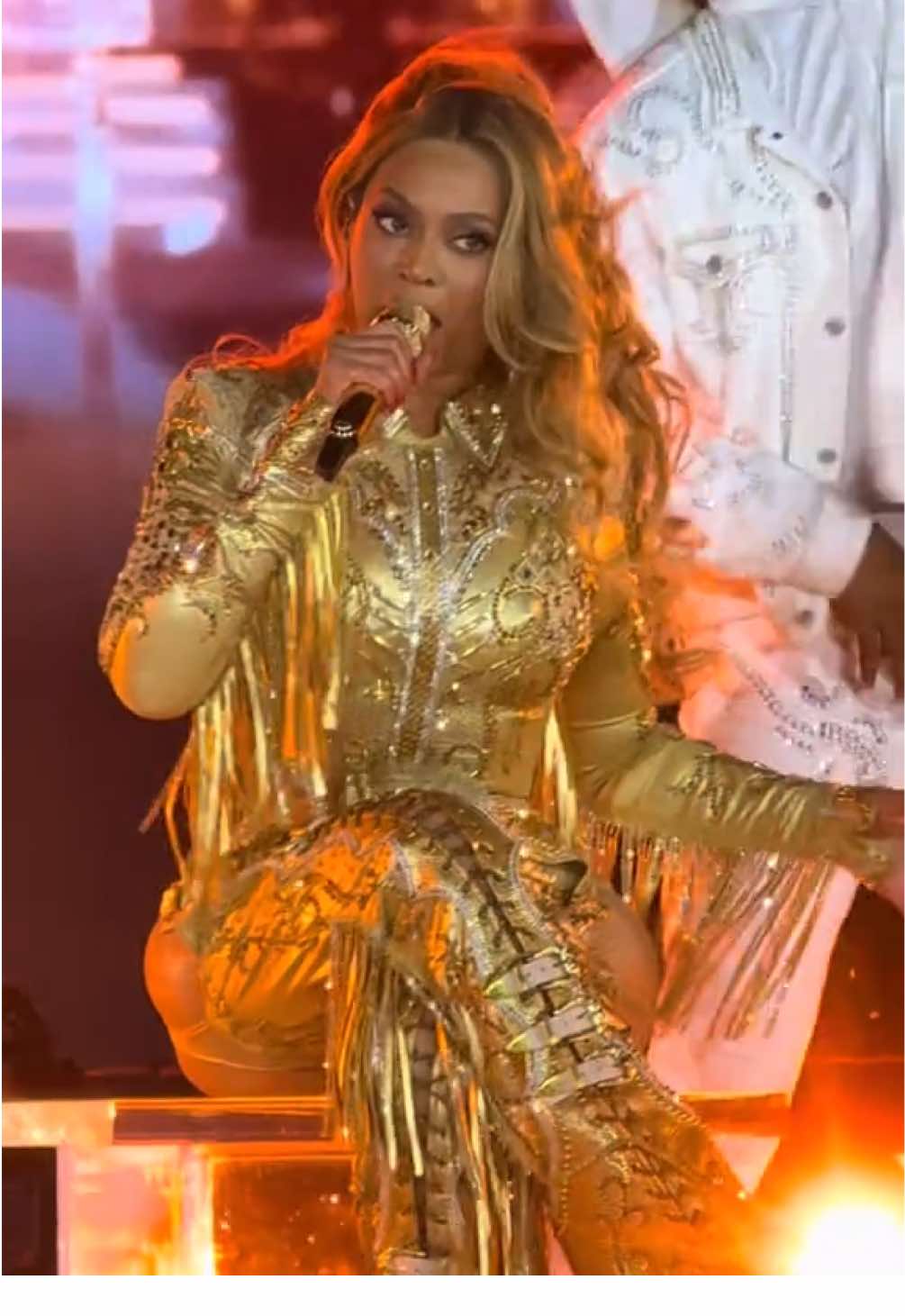 She is just… everything! #beyonce #beytok #foryoupage #fyp #explore #explorepage #cowboycarter #cowboycartertour #chicago #whydontyouloveme #yaya