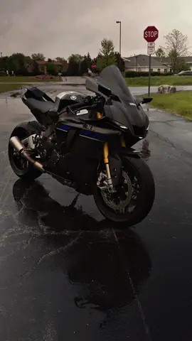 R1m🖤 #fyp #bikelife #motorbike #biker #biketok #motolife #YamahaR1M #R1M #YamahaR1 #R1MEdit #R1 #CapCut #MotoEdit #BikeEdit #BikeVideoTemplate