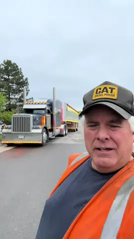 Happy Wednesday #truckertok #farmtok #CapCut #379peterbilt #bucketlife #owneroperatorlife #pennsylvania 