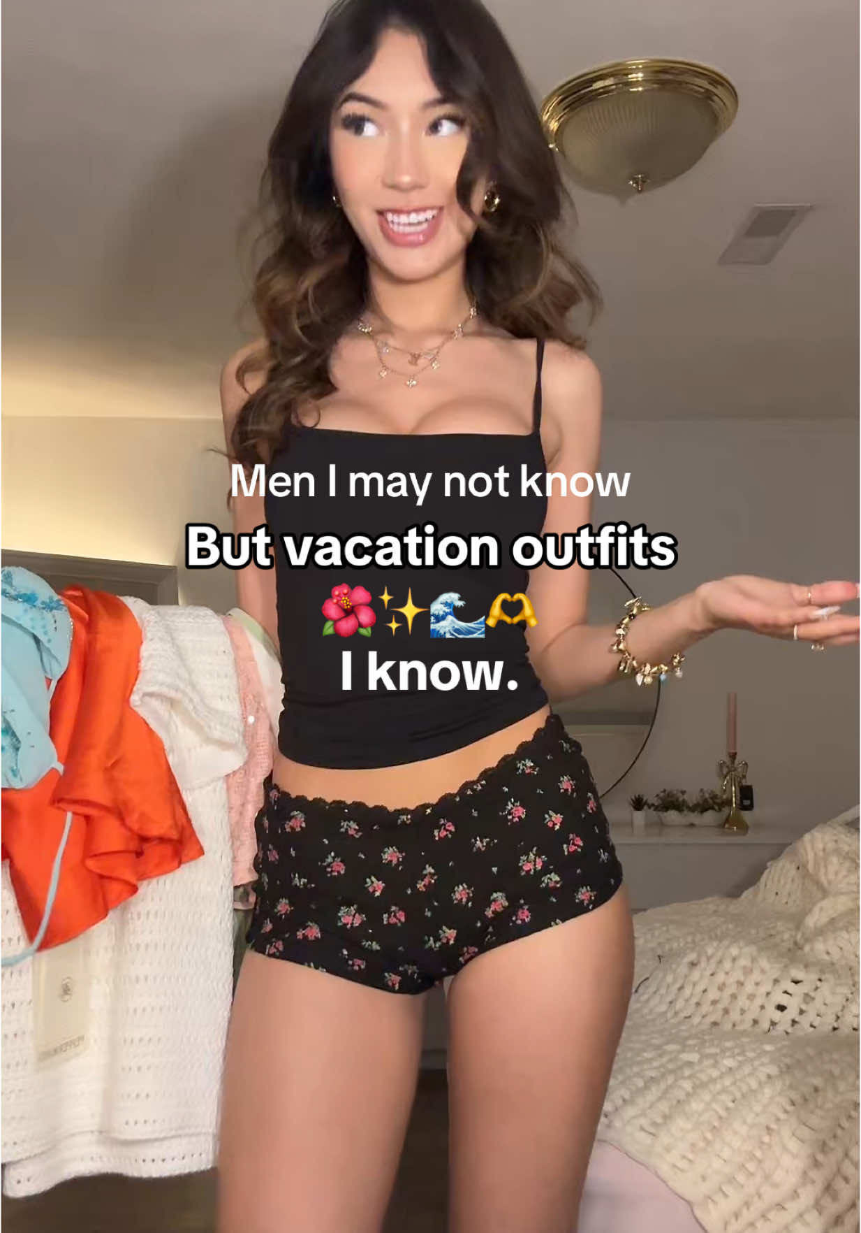 The outfits are the highlight of the vacation!🤭✨which one is your favorite? #outfitideas #vacationoutfits #outfitinspo #goingoutoutfit @PEPPERMAYO #peppermayopartner #summeroutfit 