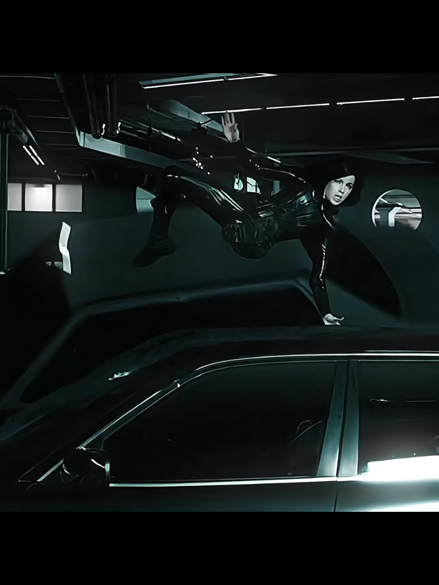 sempre quis editar ela com essa 😩🖤✨️ #seleneunderworld #selene #seleneunderworldedit #seleneanjosdanoite #underworld #underworlddark #katebeckinsale 