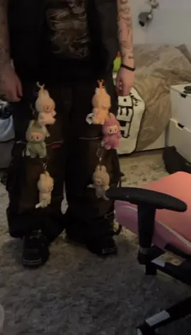 Yall hang labubu’s off your bag they hang on my pants we are not the same #fyp #labubu #viral #fashion #trendsetter #fypシ #ootdfashion #trippnyc 