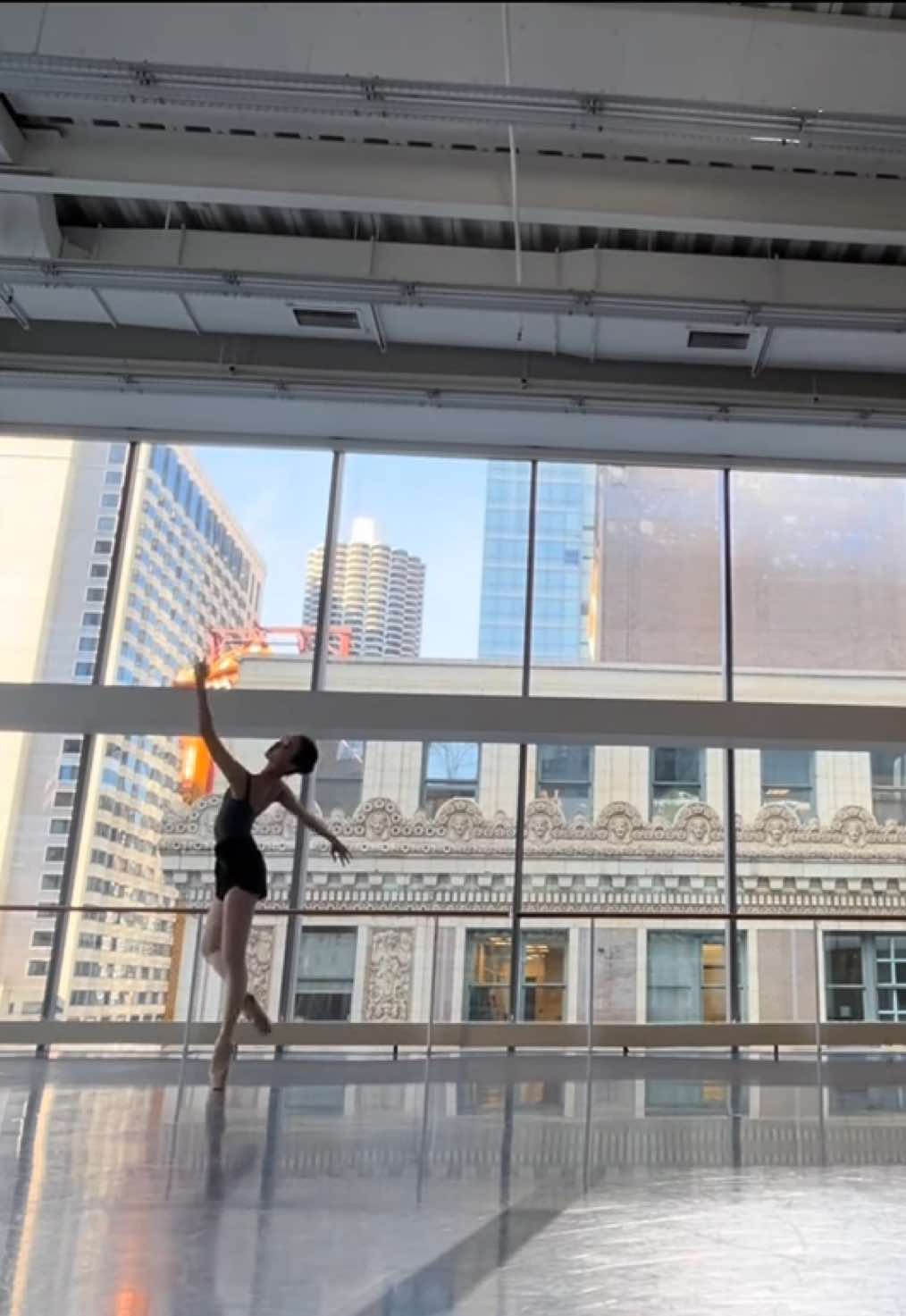 in my fav studio…‎🫶🏻️🎀 #ballet #chicago #joffreyballet #dance #fypｼ #fff #fyp #バレエ #アメリカ #バレエコア #balletcore #留学 #sleepingbeauty #act2 