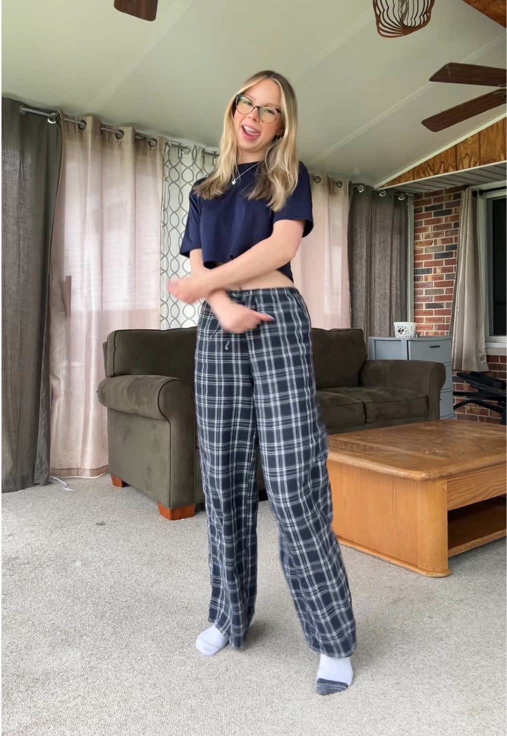 Can we freaking bring back old dancesss????!!!! Pls. #fyp #trending #dance #tiktok #tiktokdances #olddances #2019 #throwback #tiktokshop #fit 