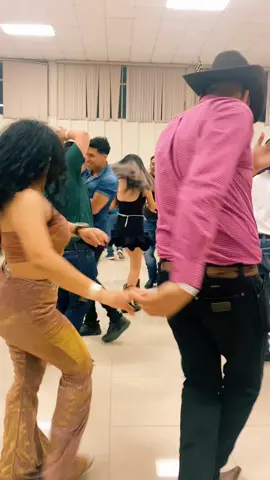 #paratiiiiiiiiiiiiiiiiiiiiiiiiiiiiiii #bailes #vueltasdecumbia #video #bailestiktok #letras #Cumbia #elpoderdelnorte #paratii #grupos #cover #reels #norteñas #norteñasconsax🎷 #asisebaila #monterrey #dancer #gruperas #romanticas #contenido #sigueme #vueltas #vaqueros #fyp 