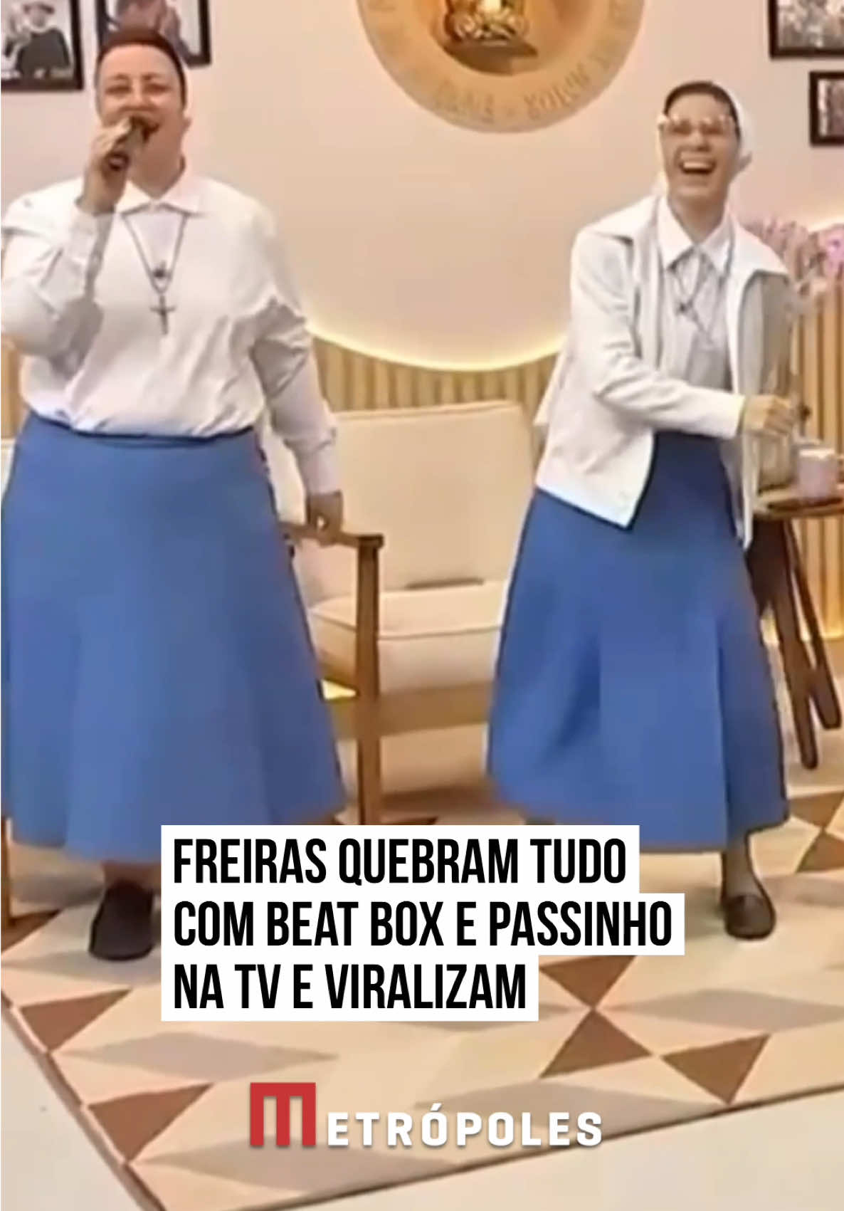 #Freiras, as irmãs Marisa e Marizele foram convidadas para #entrevista no programa #religioso da TV Pai Eterno. O tema da conversa era #vocação e, ao compartilharem os conhecimentos sobre o assunto, quebraram a expectativa ao mandarem uma sequência de beat box e passinhos de dança.  Os entrevistadores, que incluia um padre, também se empolgaram e se juntaram às duas na dança. A cena causou comoção nas redes e logo se tornou viral.  E aí, amaram? #EntretêNews 📹 @tvpaieterno