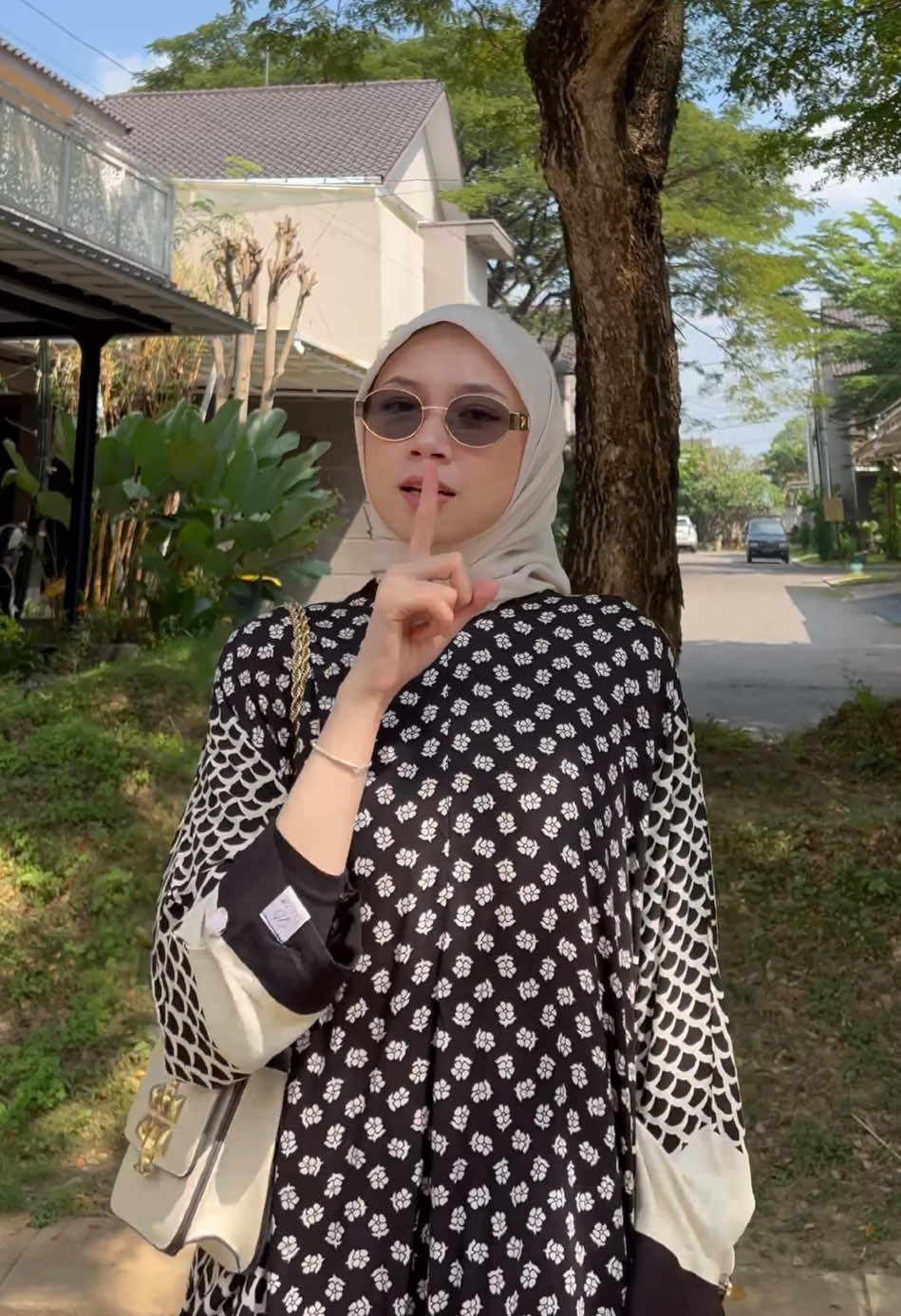 Sudaaa ready lagiwww 😍 Alyndra Set - 11 Black
