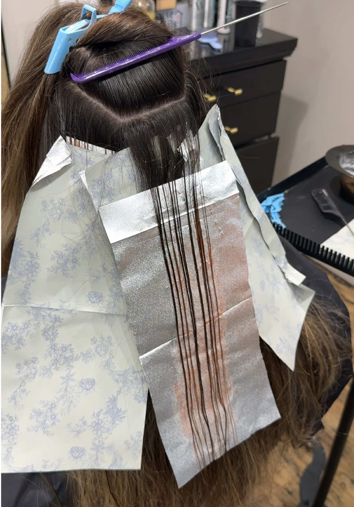A moment for the Bronde  @redken @redkenpro @colorwowhair @k18hair @amika @amikapro  #customcolor #livedinhair #livedinblonde #westchesterhairstylist #shadeseq #redkenshadeseq #babylightsandbalayage #newyorkstylist #bronde #hairtok  #gogetyourhairdone