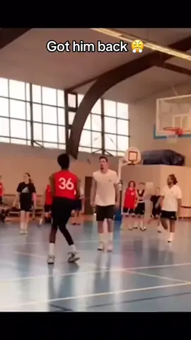Tuff. #hoopsnation #basketball (dm for credit)