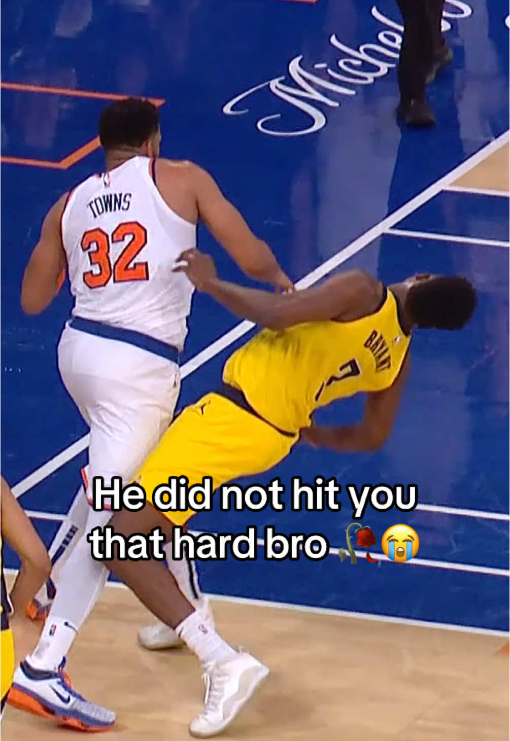 Bro exaggerating. 😭 #bball #basketball #NBA #knicks #pacers 