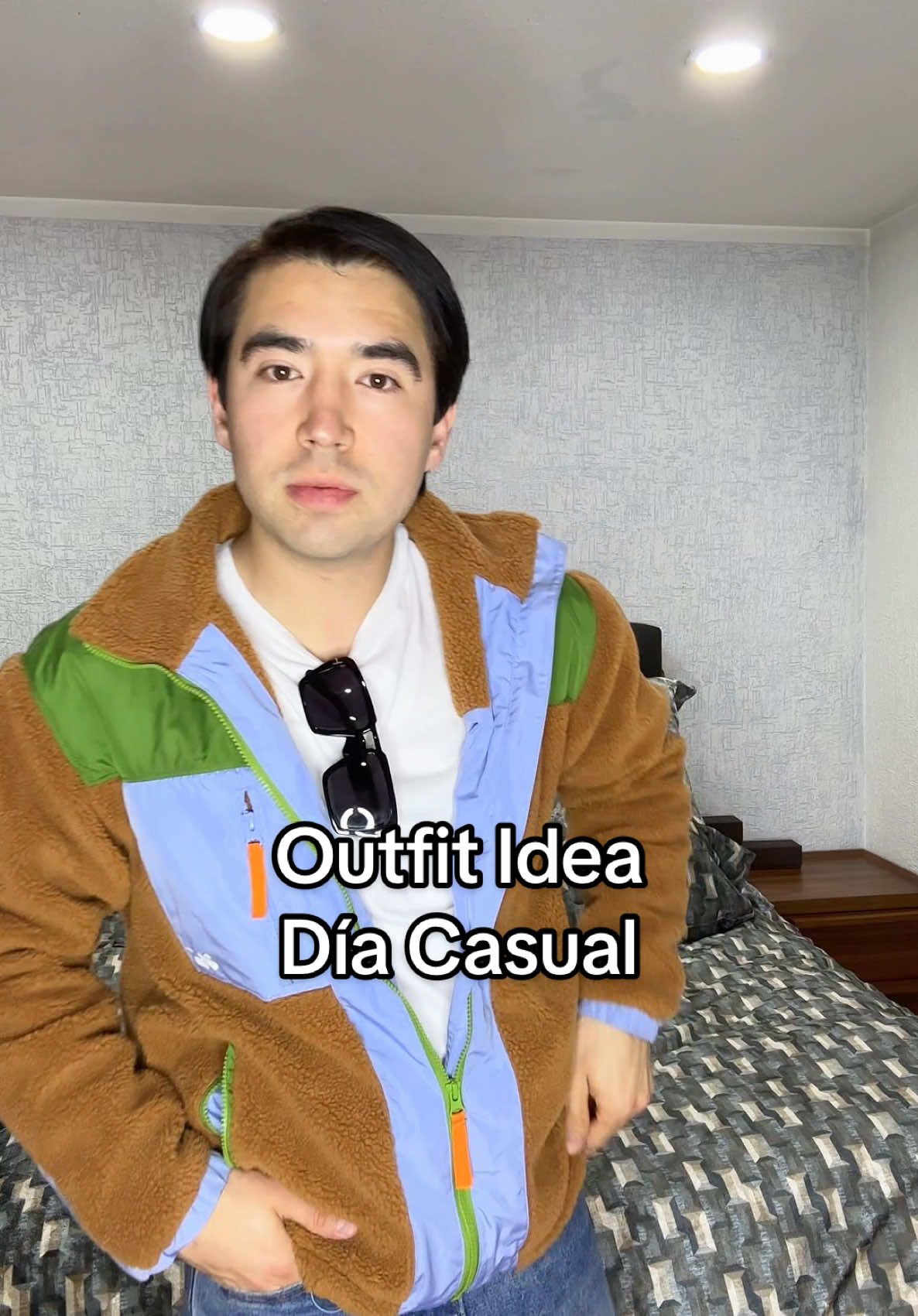 Llueve y yo saco la chamarra 😂😂 outfit idea día csasual de hoy #outfitidea #fashiontiktok #fyp #outfitinspiration #menfashion #modamasculina #outfitinspo #outfits #modaentiktok #menoutfit #viralvideos #fashioninspo #foryoupage #arreglateconmigo #outfitcheck #grwm #EscuchaTuÑam 