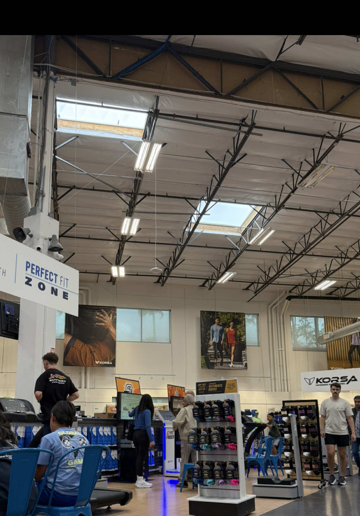 La mejor tienda para runners en San Diego #runners #roadrunner 