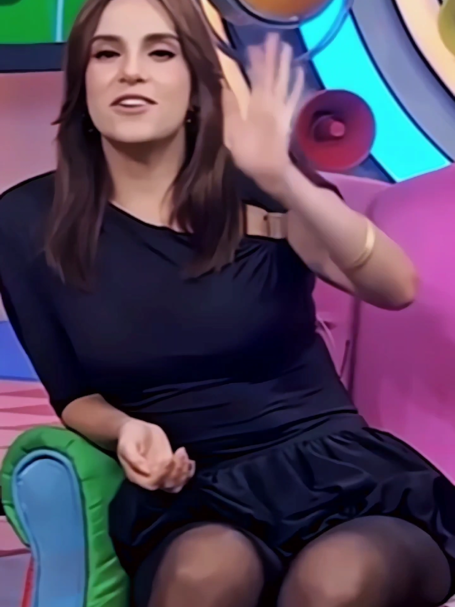 #pantimediosas #pantimediasnegras #bellezaenpantimedias #pantimediashermosas #pantimedias #tacones #tvhost