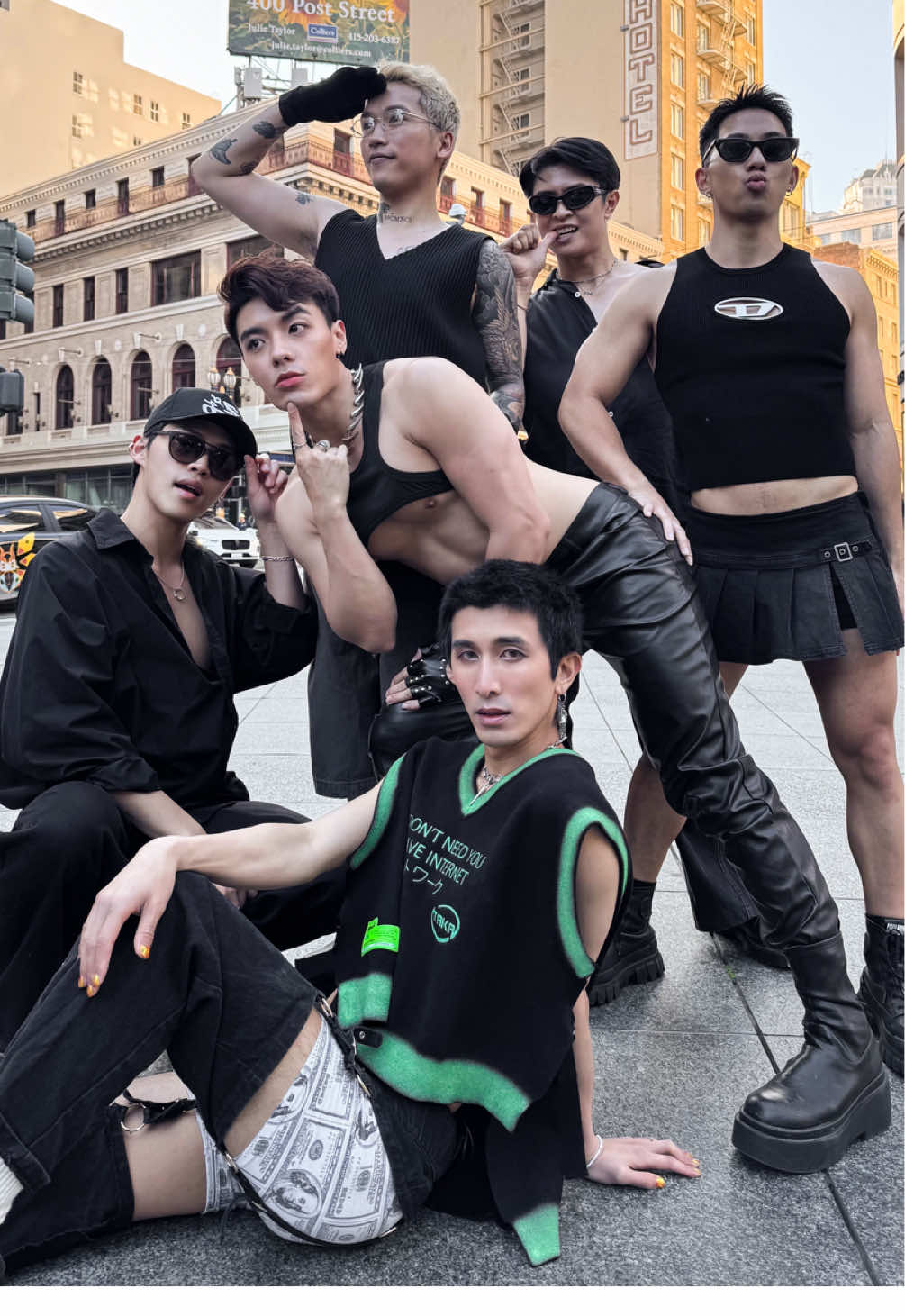 I’M LEGIT 💚🖤😎🖤😎😎 @KATSEYE  @Seika👾 @mikevilay @Andyluvzkpop @aidenosaurus  #katseye#gnarly#gnarlychallenge#katseye_gnarly#sanfrancsico#unionsquare#kpopinpublic#kpop#dance#cover#challenge#fyp#캣츠아이