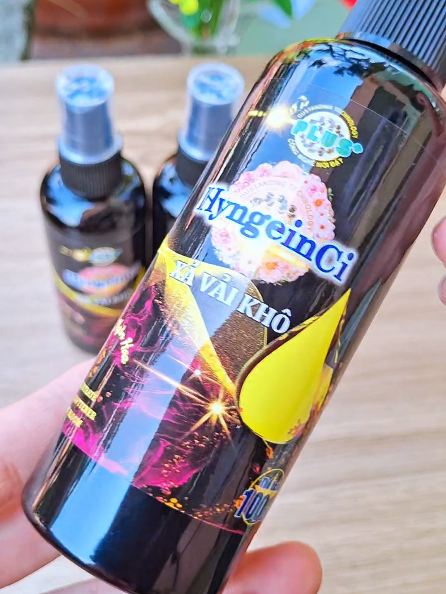 xịt vải khô, thơm bát ngát cả ngày...như xài nước hoa... #meboreview2 #xitthomquanao #viralvideo 