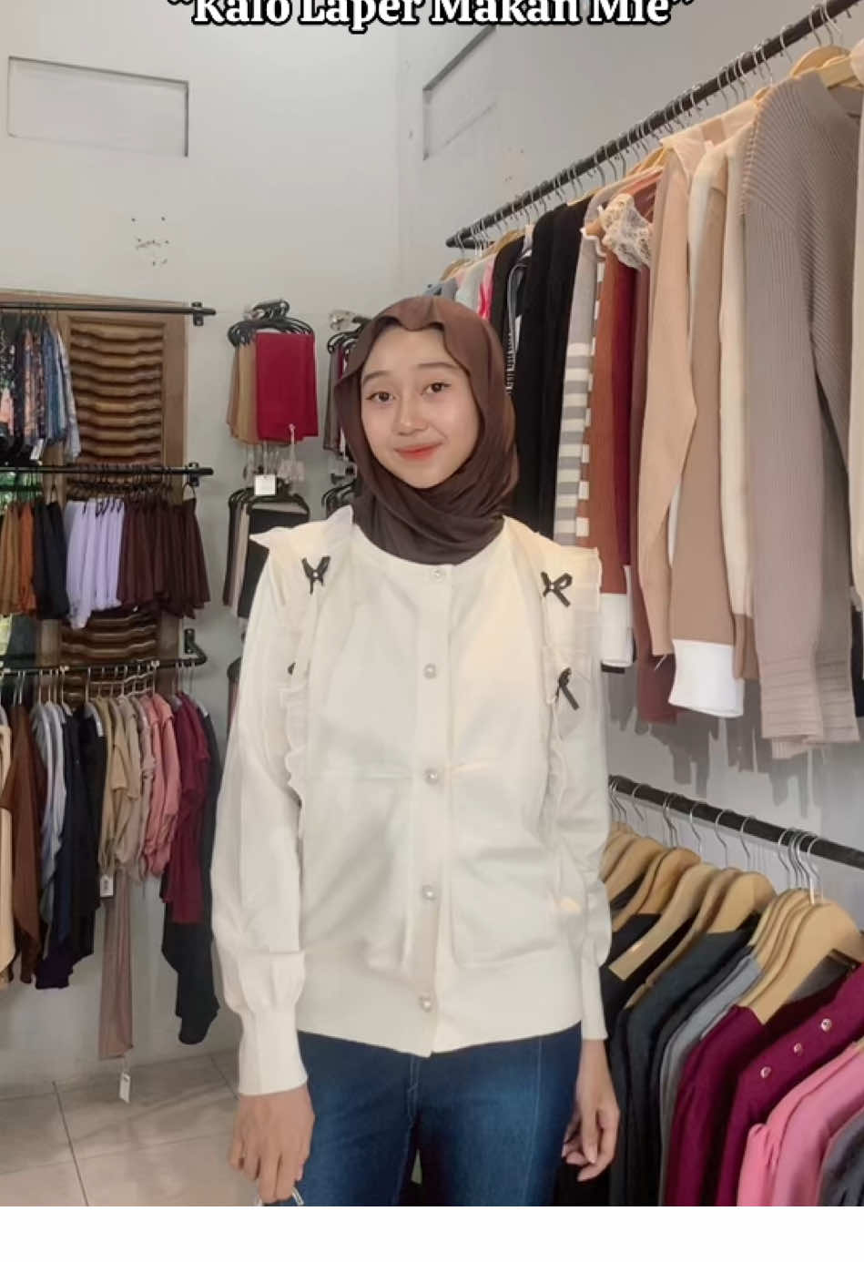 Pusatnya outfit kekinian yang gak pasaran 🥰 Harganya dijamin gak bikin kantong kering 😍 Cuss mampir ke store @klambiku.la #fyp #storefashion #fashion #fashiontiktok #fashionimportbkk 