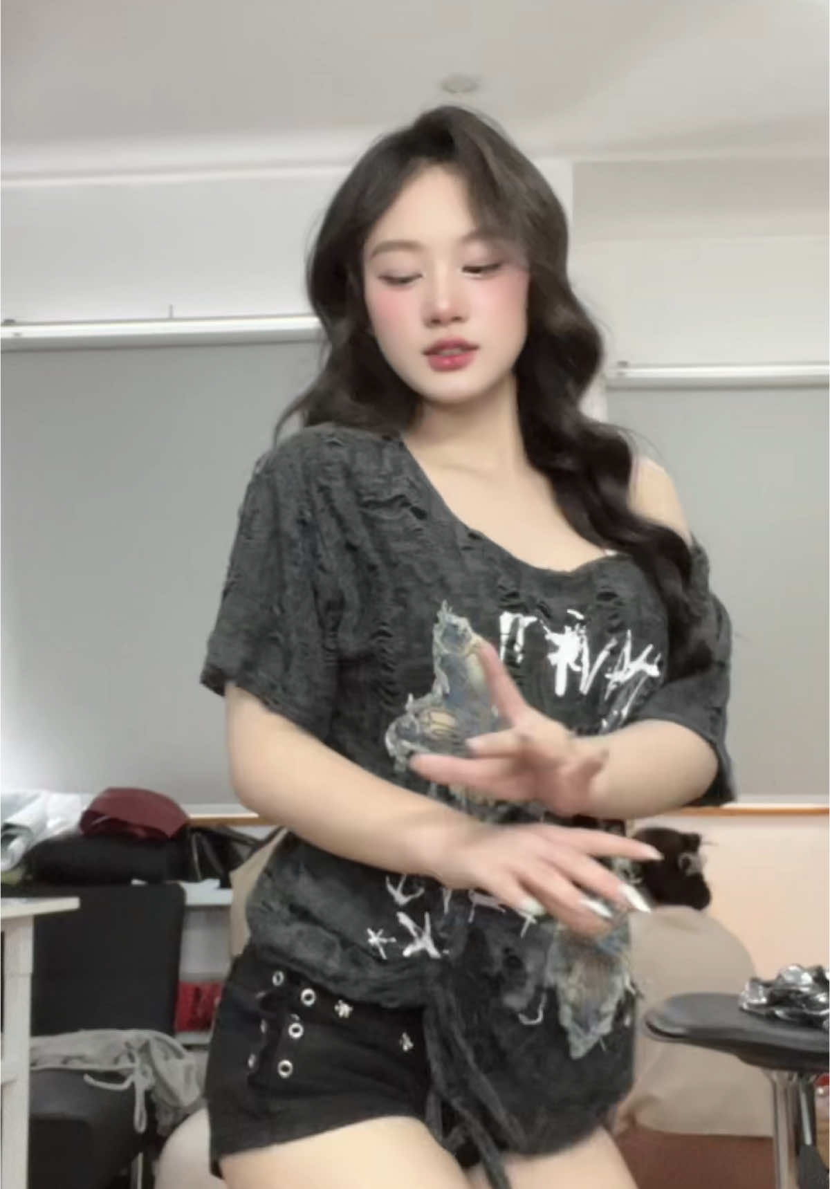 lâu lâu hẩy chút😥#tiktoklive #xuhuong2025 ##dance 