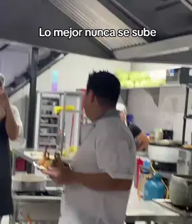 ojala no lo vea el jefe de mi hermana 😂😂#chiclayo #chifa 