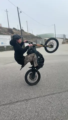 ⚠️AI GENERATED ALL FAKE⚠️ #surron #72v #chi #blue #baja #viral #fyp #wheelie #bike 